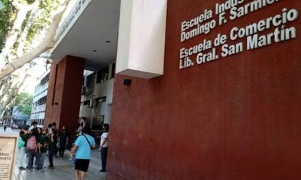 La UNSJ vuelve a parar este martes y los padres de los preuniversitarios preparan una ofensiva judicial