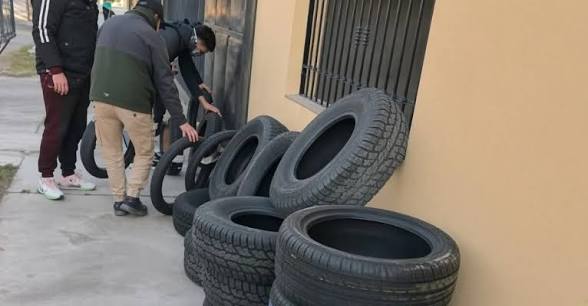 Escándalo policial: un cabo quedó preso tras el hallazgo de 28 cubiertas de la fuerza
