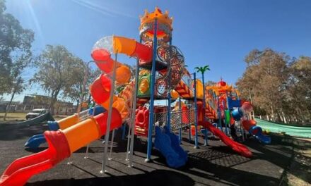Rawson renovó el Parque Papa Francisco y sumó un gigantesco mangrullo de casi 8 metros
