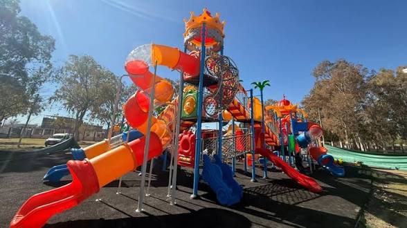 Rawson renovó el Parque Papa Francisco y sumó un gigantesco mangrullo de casi 8 metros