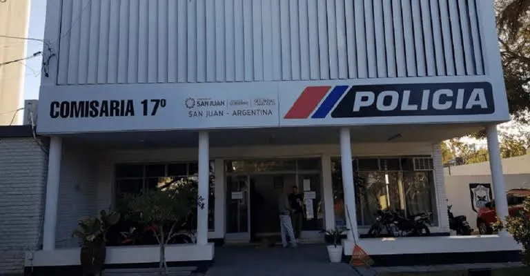 Robaron un comercio a una cuadra de la Comisaría 17ª y apuntaron contra la seguridad en Chimbas