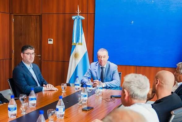 Valle Fértil: emprendedores mineros llevaron sus inquietudes a la Legislatura