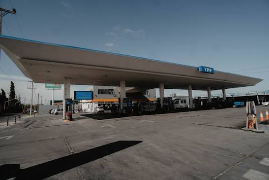 Otro golpe al bolsillo: cuánto cuesta ahora cargar nafta en San Juan