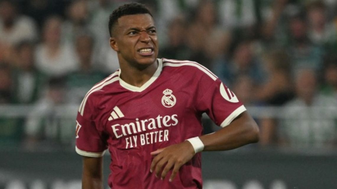 Real Madrid vs Betis: los dos goles insólitos que erró Kylian Mbappé en la derrota merengue