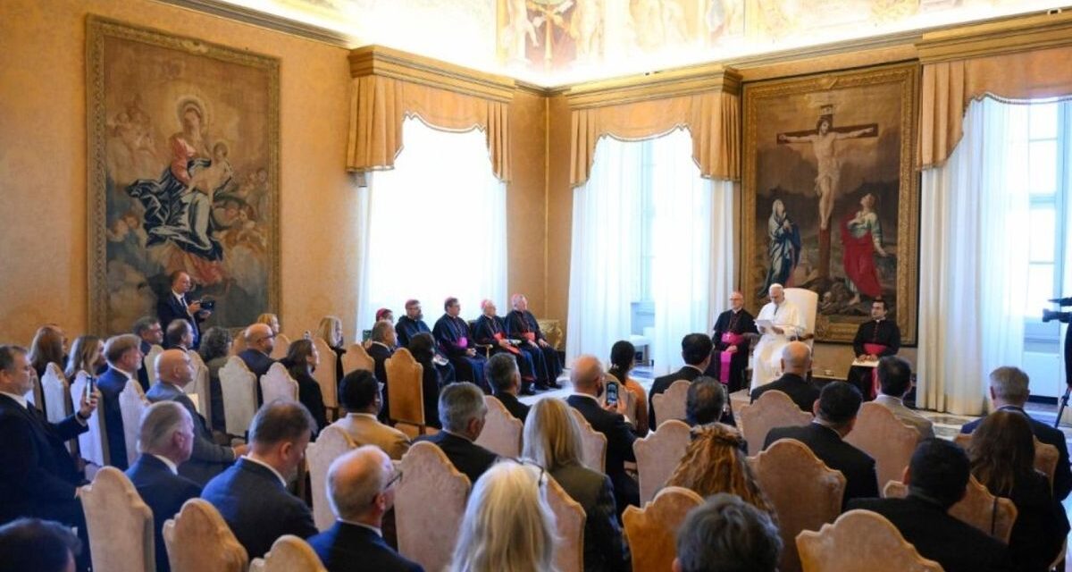 Antes de visitar la Argentina, el Papa León XIV recibió a un sindicalista cercano al Gobierno