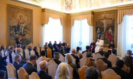 Antes de visitar la Argentina, el Papa León XIV recibió a un sindicalista cercano al Gobierno