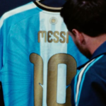 «Para toda la vida»: Lionel Messi presentó la camiseta especial que usará en su despedida de la Selección