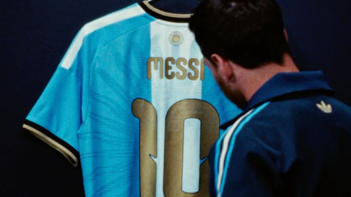 «Para toda la vida»: Lionel Messi presentó la camiseta especial que usará en su despedida de la Selección