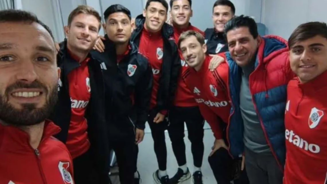 Fabricio Bustos y Matías Viña, los dos únicos «colgados» de River que siguen sin club