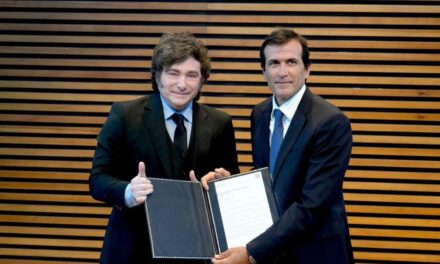 Javier Milei nombró a Adolfo Cambiaso embajador extraordinario para promover el deporte argentino en el mundo