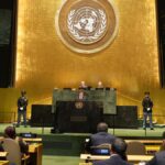 Cuestiona a la ONU, pero la necesita