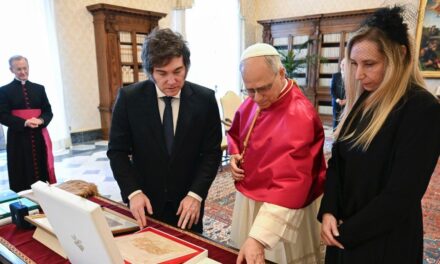 El Gobierno analiza decretar asueto o feriado por la visita del papa León XIV