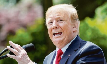 El Departamento de Justicia de EEUU defendió el veto de Donald Trump al acceso de la prensa a la Casa Blanca