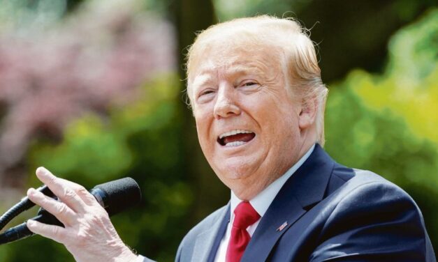 El Departamento de Justicia de EEUU defendió el veto de Donald Trump al acceso de la prensa a la Casa Blanca
