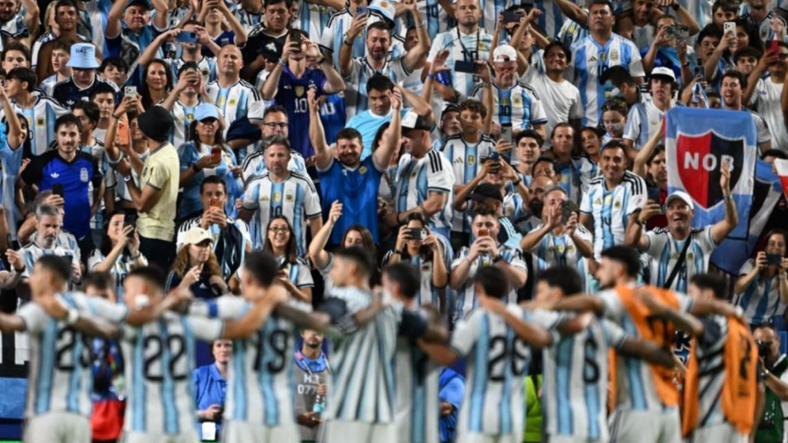 Sin Messi y con una nueva generación: las caras que pueden llevar la bandera de Argentina rumbo al Mundial 2030