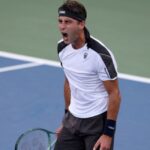 Tomás Etcheverry venció a Fearnley y avanzó a la tercera ronda del US Open 2026