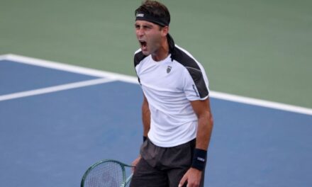 Tomás Etcheverry venció a Fearnley y avanzó a la tercera ronda del US Open 2026