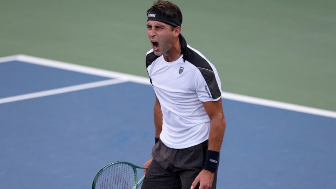 Tomás Etcheverry venció a Fearnley y avanzó a la tercera ronda del US Open 2026