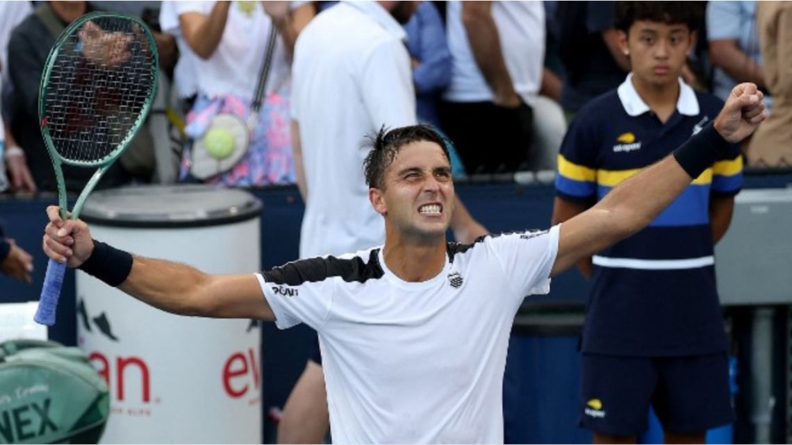 Tomás Etcheverry venció a Mariano Navone y clasificó a octavos de final del US Open