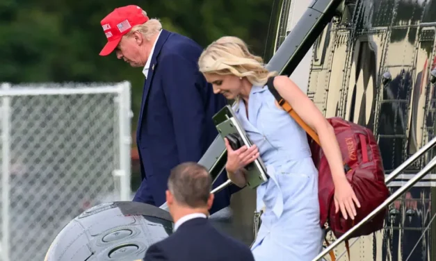 Donald Trump entregó regalos navideños de hasta u$s45.000 a cuatro asesores de la Casa Blanca
