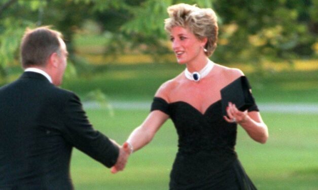 El vestido de la venganza de la princesa Diana recupera protagonismo en plena disputa pública de la familia real
