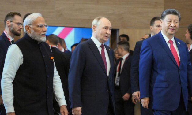 Xi Jinping, Vladímir Putin y Narendra Modi se reúnen en Asia para hacerle frente a EEUU