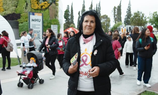 “El miedo paraliza”: Hace 33 años lucha contra el cáncer y hoy alienta a otras mujeres a seguir adelante