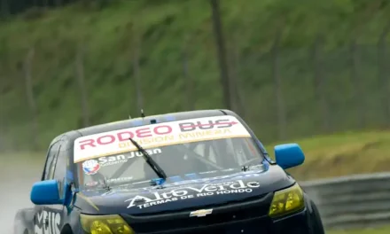 Tobías Martínez aceleró en La Plata y se metió entre los tres mejores del TC Pick Up