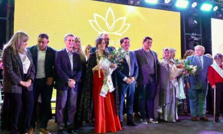 Con música, baile y emoción, eligieron a la nueva reina de las Personas Mayores 2026