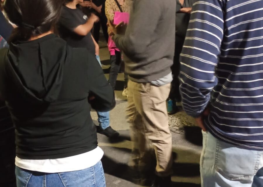 Ullum: vecinos cortaron una calle por boletas de luz que superan los $700 mil