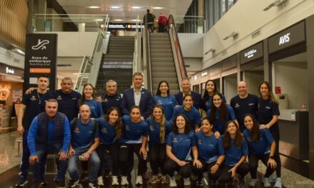 Las Águilas y el Sub 19 ya viajaron al Mundial de hockey en Paraguay