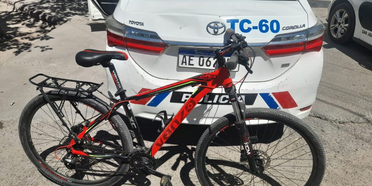 Entró a una casa, robó una bicicleta y lo atraparon cuando escapaba por Rawson