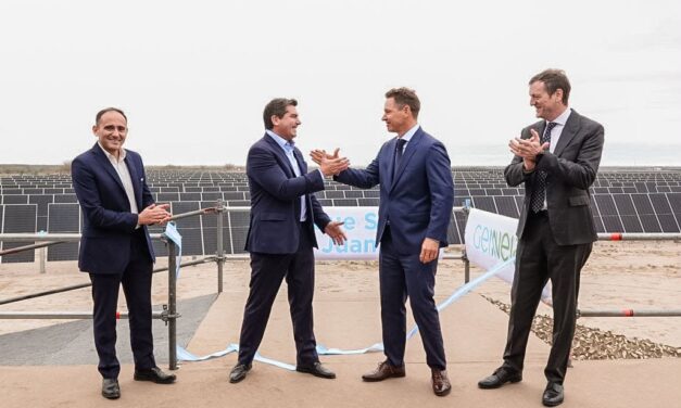 Orrego inauguró en Sarmiento el parque solar más potente actualmente operativo en la provincia