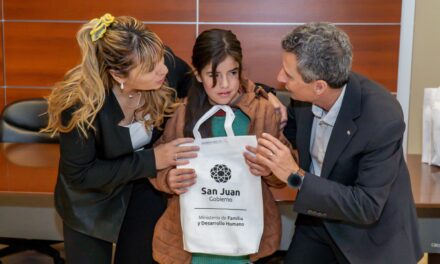 Entregaron 45 audífonos a 24 sanjuaninos para mejorar su comunicación