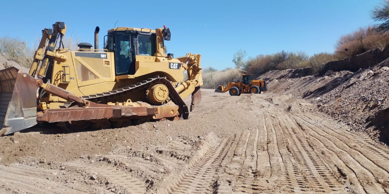 Hidráulica trabaja sobre el río Yakin para proteger canales y zonas pobladas de Albardón