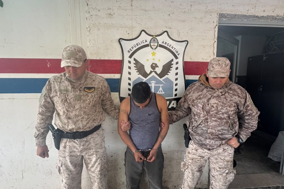 Dos hombres con pedidos de captura fueron detenidos durante patrullajes rurales