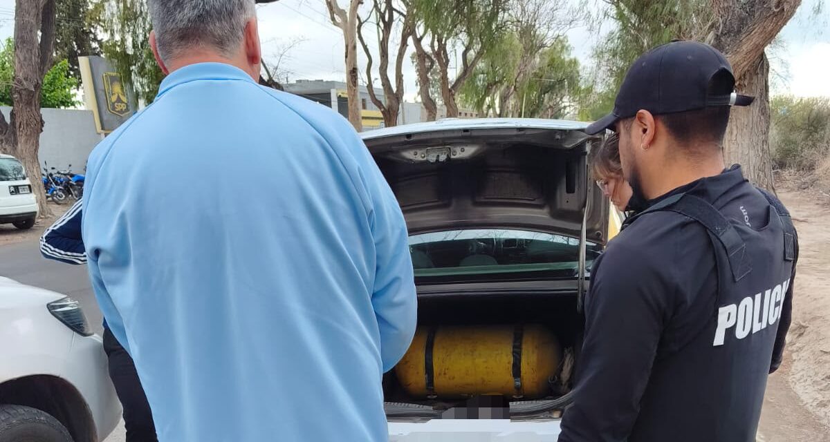 Detuvieron al “Cuchillo” Díaz y secuestraron un taxi de Remis Oeste