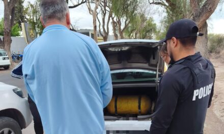 Detuvieron al “Cuchillo” Díaz y secuestraron un taxi de Remis Oeste