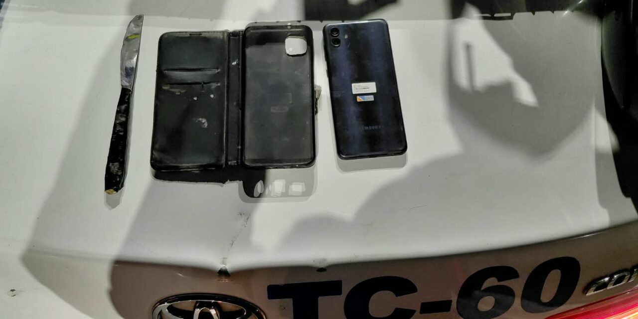 Un policía de franco persiguió y atrapó a un hombre que robó un celular en Rawson