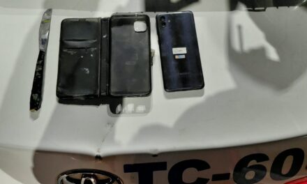 Un policía de franco persiguió y atrapó a un hombre que robó un celular en Rawson