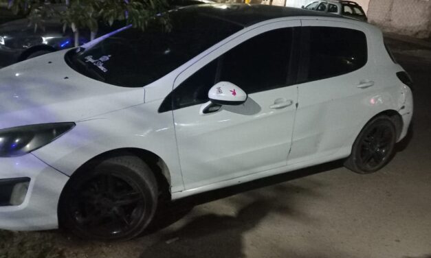 Rawson: cayó un joven de 18 años con un revólver dentro de un auto con olor a marihuana