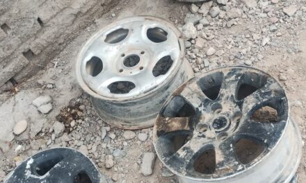 Pocito: los sorprendieron tras un presunto robo en un desarmadero y recuperaron cinco llantas