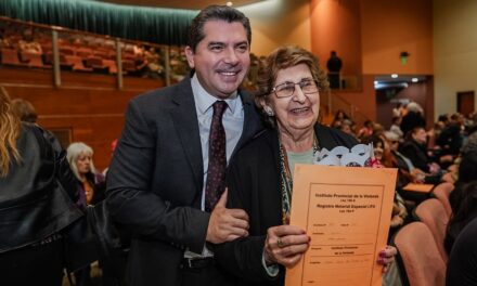 Orrego entregó 442 escrituras y 15 departamentos tendrán nuevas familias con la propiedad de sus viviendas