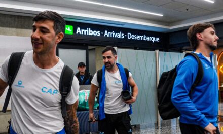 Los subcampeones del mundo llegaron a San Juan y fueron recibidos por una multitud de familiares y fanáticos