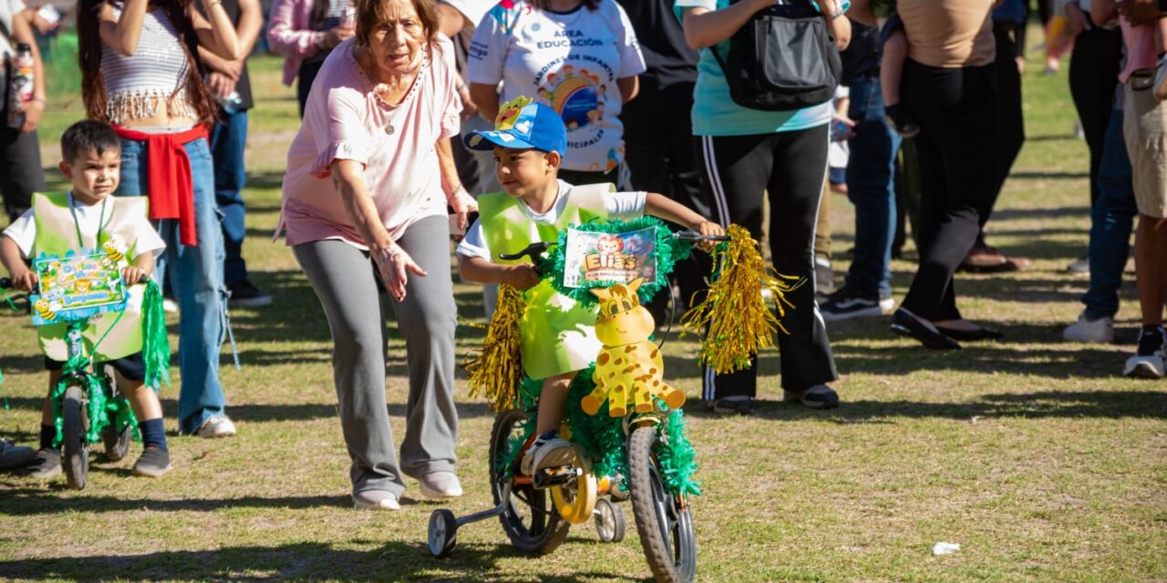 Santa Lucía reunió a las familias en una nueva edición de la Bicicleteada de los CDI