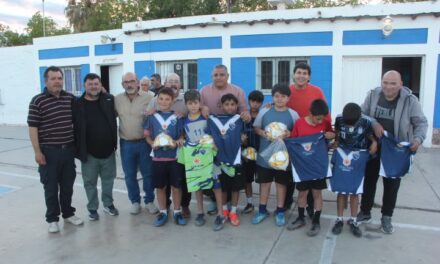 San Martín: tres clubes recibieron materiales deportivos para fortalecer sus actividades
