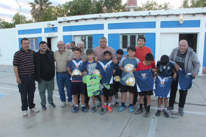 San Martín: tres clubes recibieron materiales deportivos para fortalecer sus actividades
