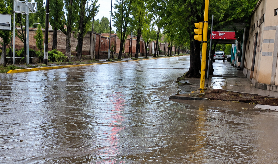 Más de 20 familias afectadas por el temporal en Iglesia: preparan centros de evacuación ante nuevas lluvias