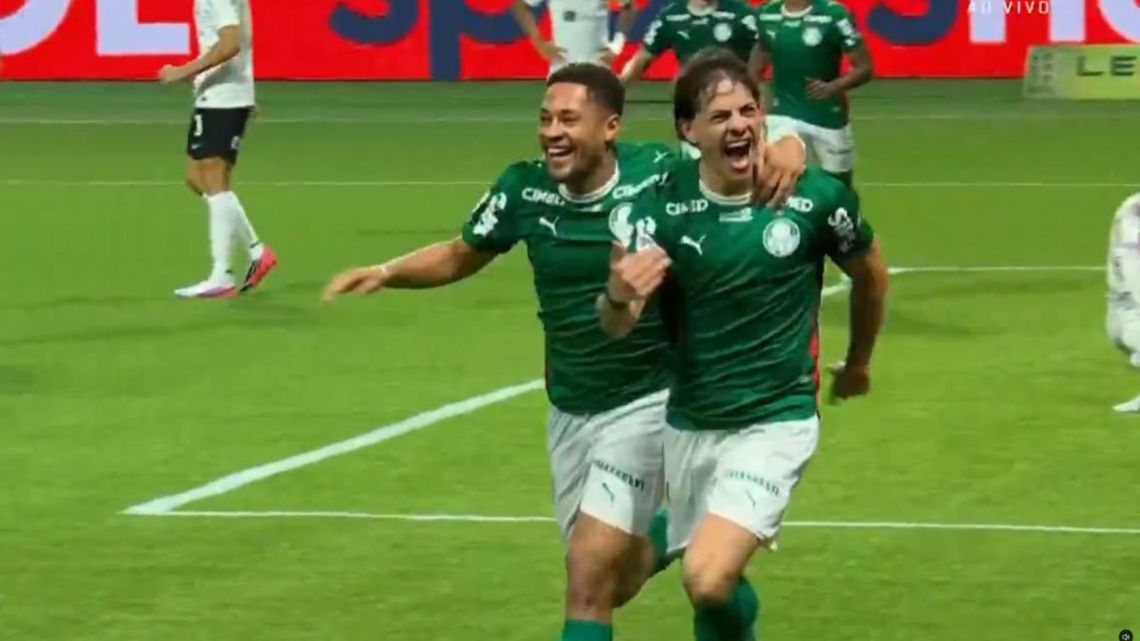 Agustín Giay hizo un doblete en la goleada de Palmeiras ante Corinthians