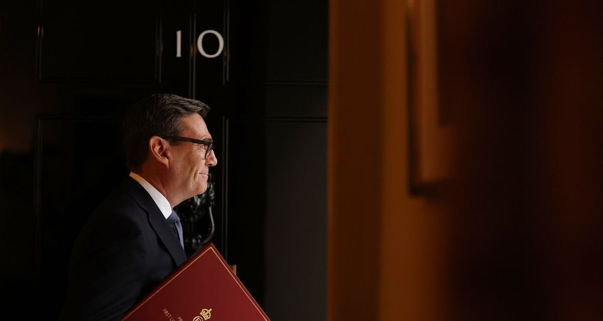 El Reino Unido pidió apoyo a Chile por Malvinas en una llamada entre Andy Burnham y José Antonio Kast